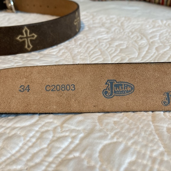 Gorgeous, black, leather western belt by Justin - Picture 4 of 5